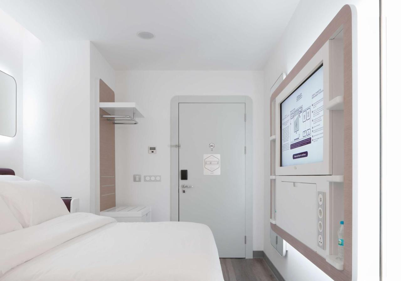 Yotelair Istanbul Airport, Duty Free - International Transit Area Ngoại thất bức ảnh