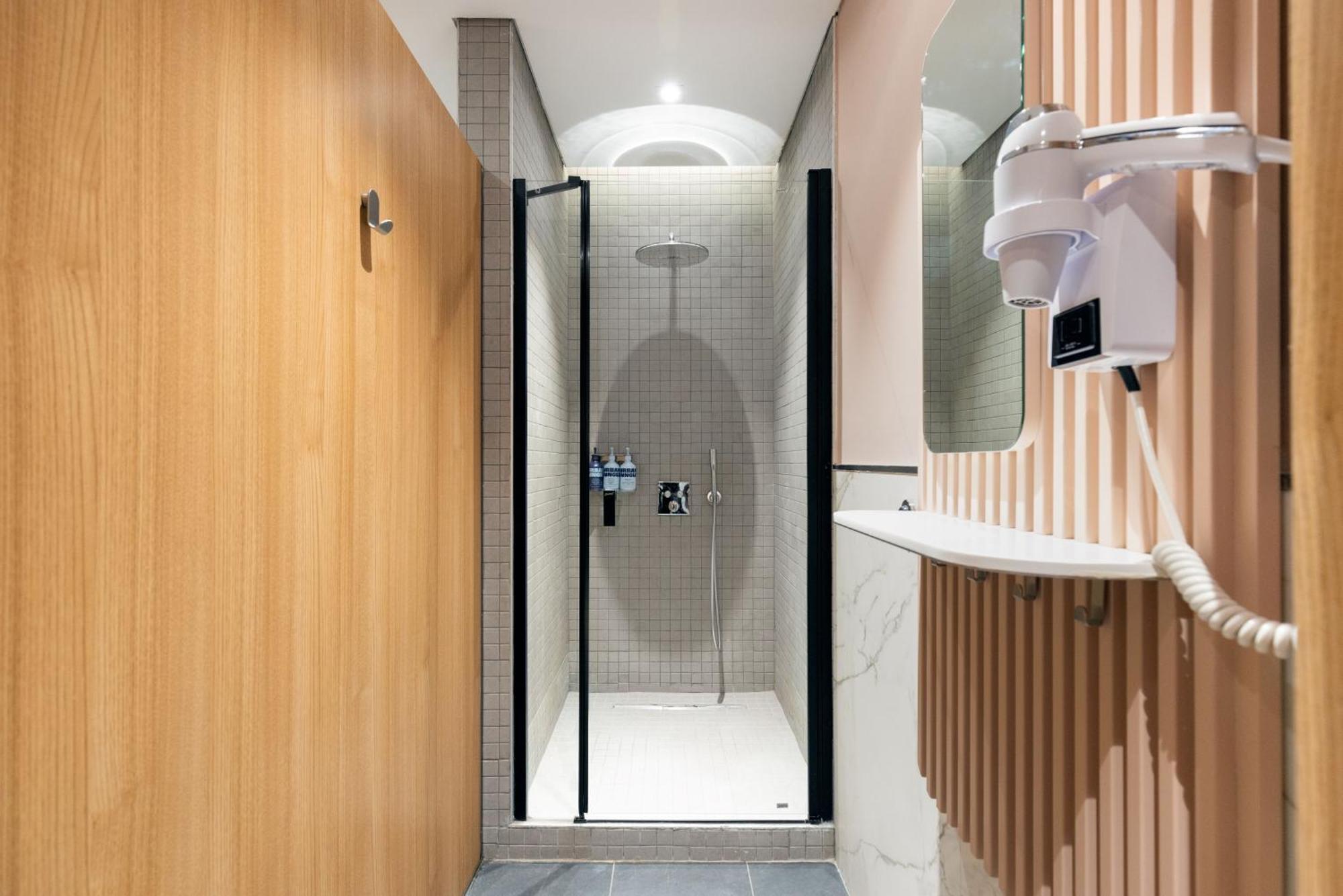 Yotelair Istanbul Airport, Duty Free - International Transit Area Ngoại thất bức ảnh